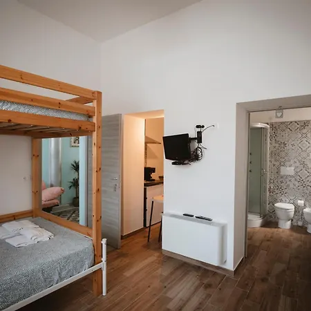 לינה וארוחת בוקר Valentina Versilia וירג'יו