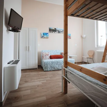 Valentina Versilia לינה וארוחת בוקר וירג'יו