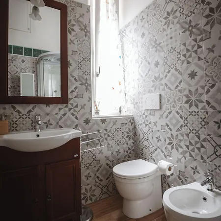 לינה וארוחת בוקר Valentina Versilia וירג'יו