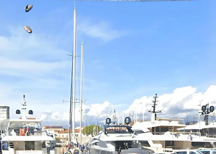 לינה וארוחת בוקר Valentina Versilia וירג'יו